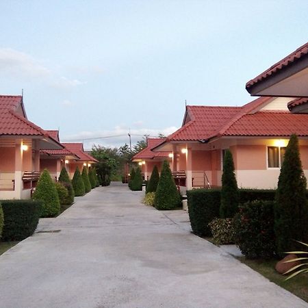Naris Phuview Resort 사툰 외부 사진