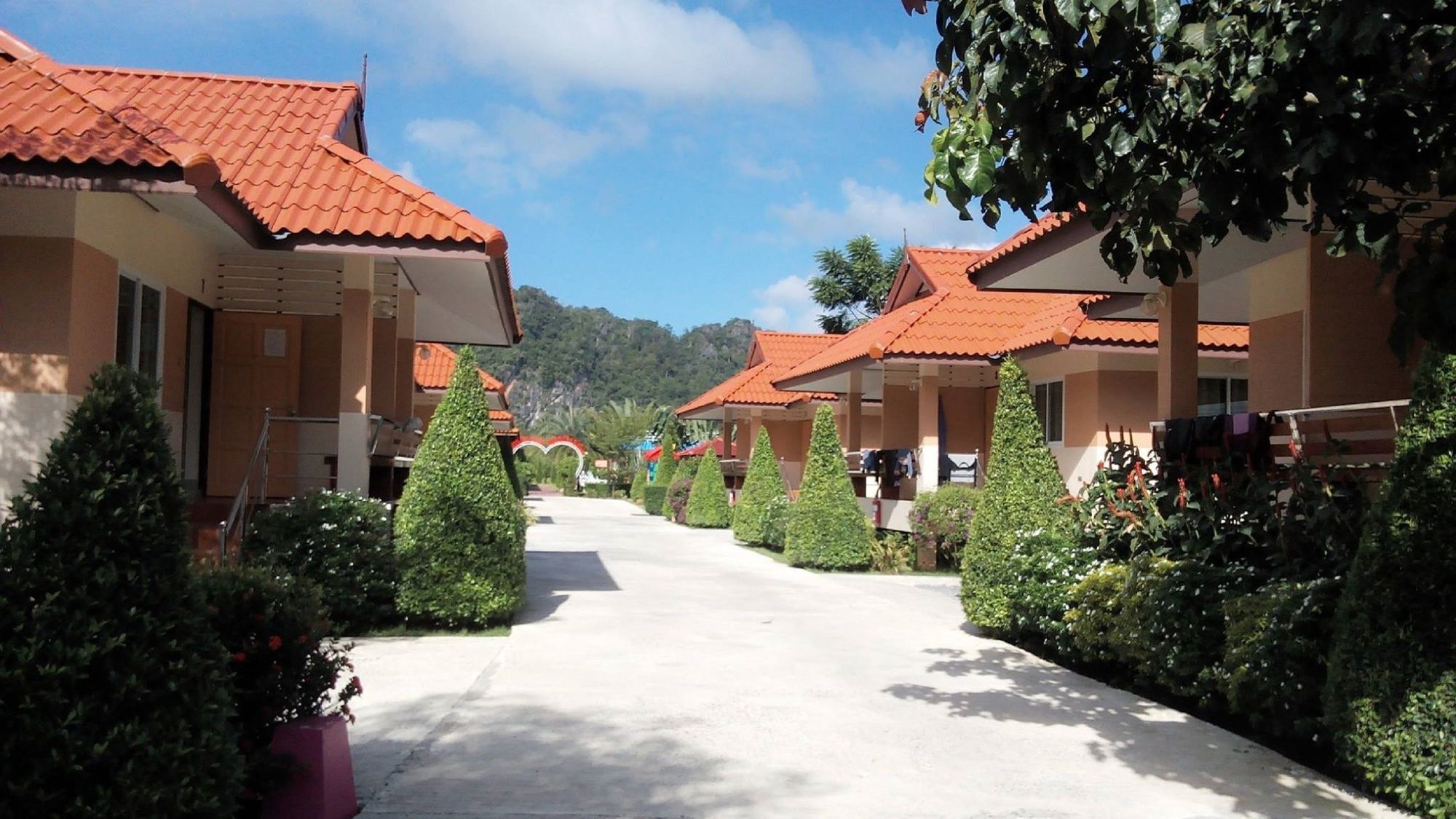 Naris Phuview Resort 사툰 외부 사진